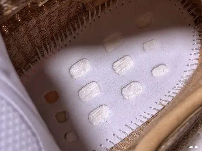 Adidas Boost EG7490 350 Yeezy Clay V2 0520